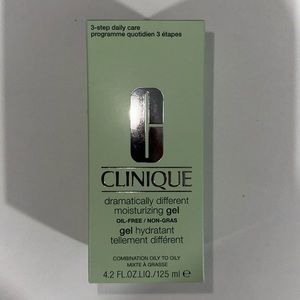Clinique Dramatically Different Moisturizing Gel BNIB $32.50